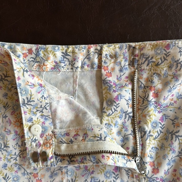 J.Jill Live in Chino Floral mini Skirt - Picture 5 of 9